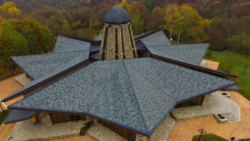 Katepal ambient_serebristyy_korall на кровле