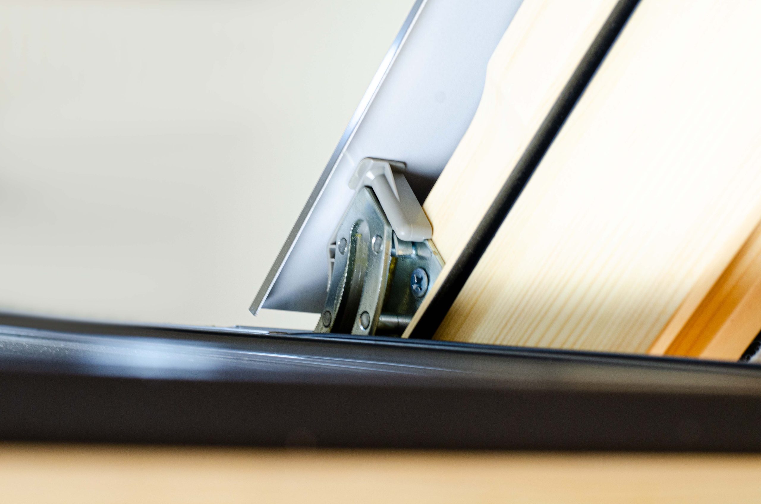 Мансардное окно 2-хкамерное Fakro FTP-V U5+ (CH)