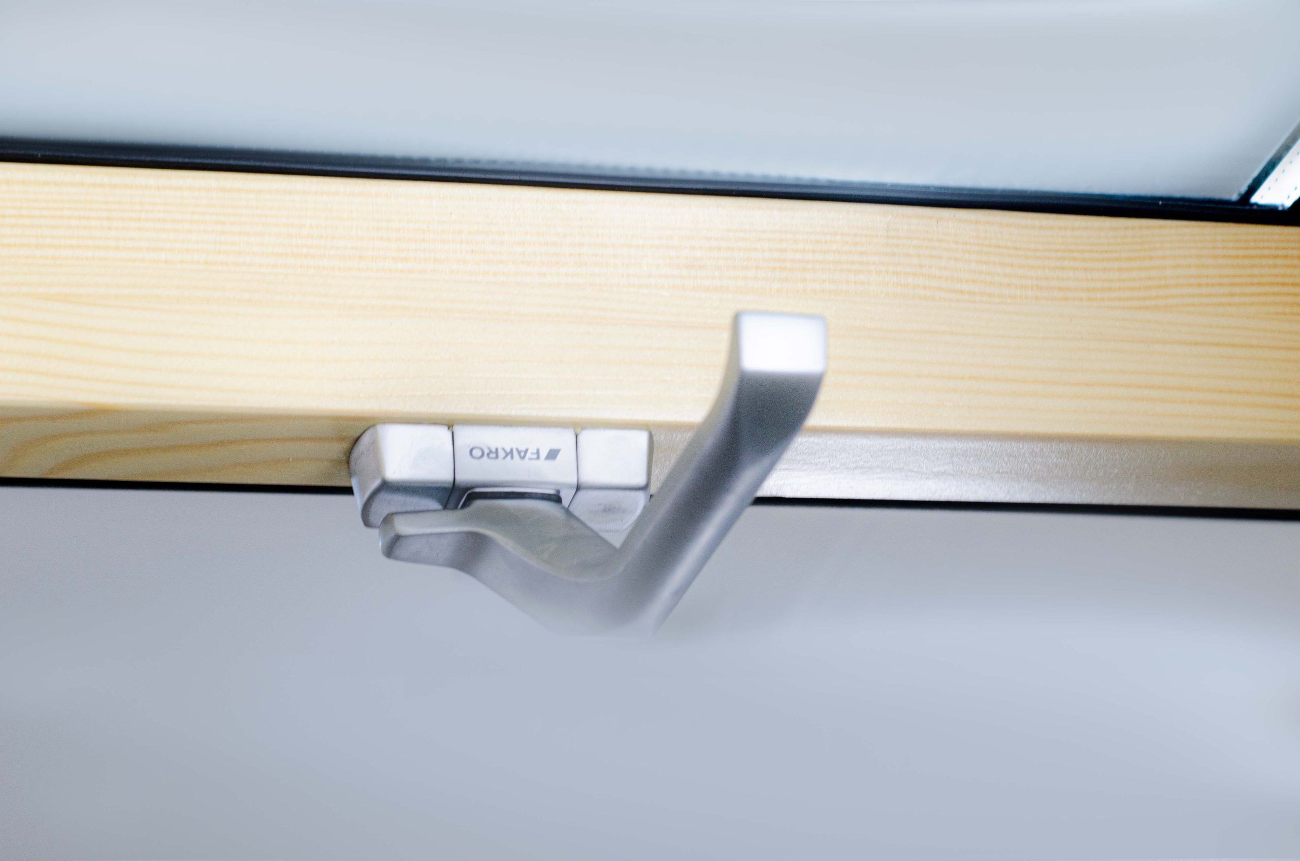 Мансардное окно 2-хкамерное Fakro FTP-V U5+ (CH)